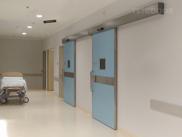 Los Cobos Medical Center Bogota-TSTC hospital door