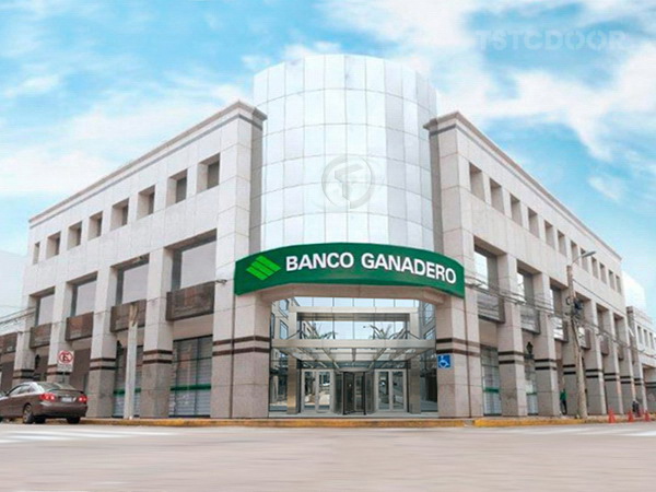 manual revolving door in South America